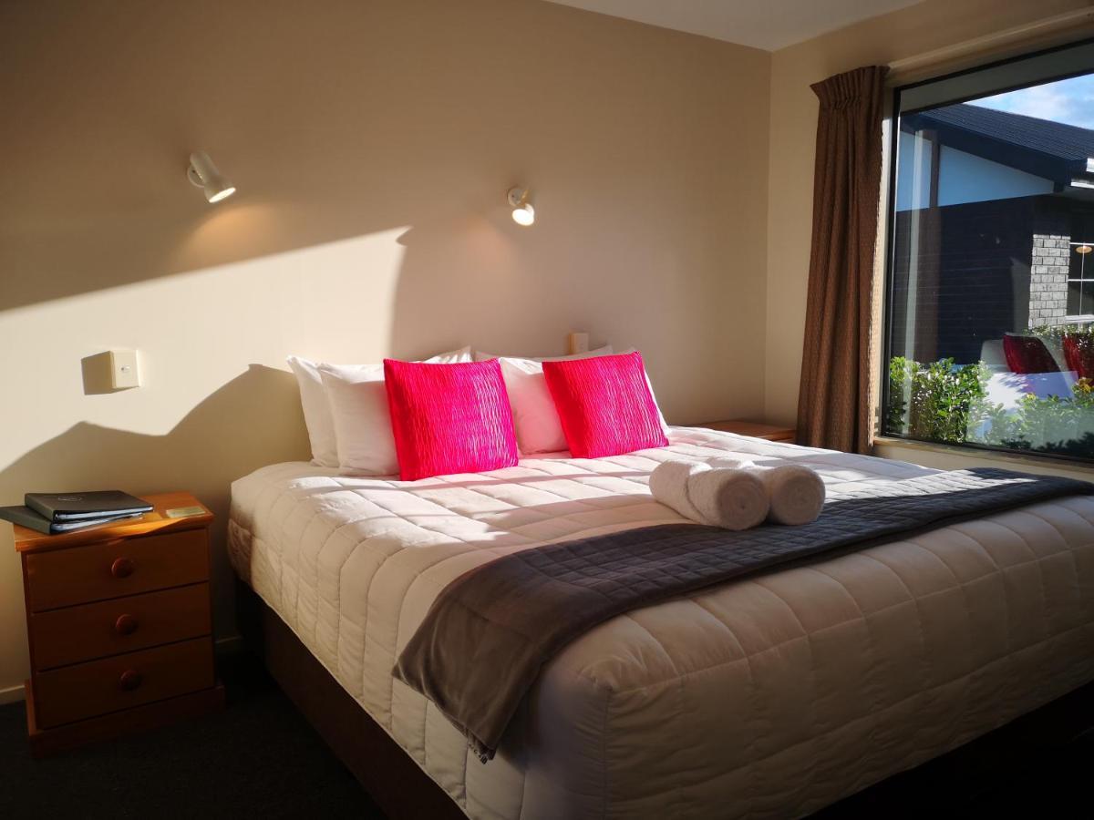 Aston Court Motel Blenheim Bagian luar foto